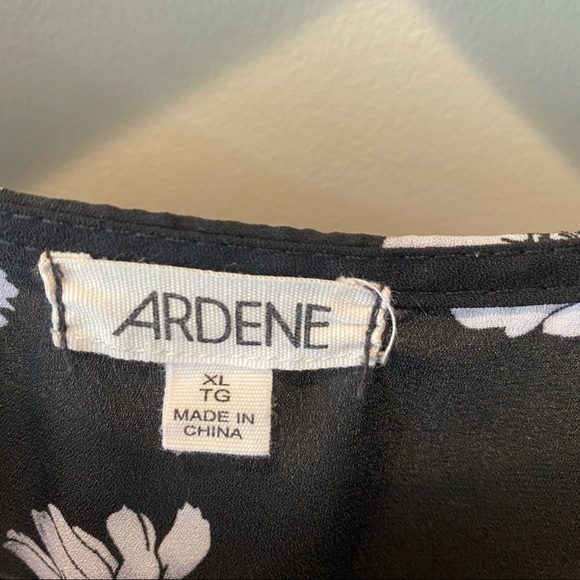 Ardene Floral Blouse Size XL - Picture 5 of 5